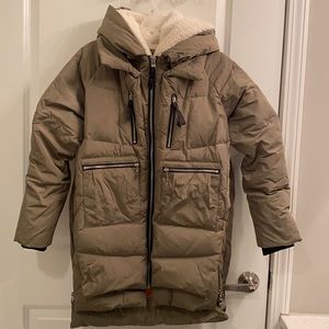 Orolay puffer coat. XS.